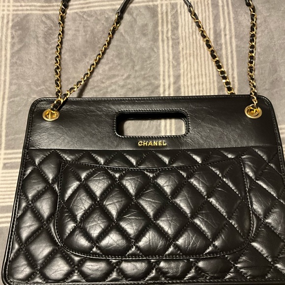 AUTH Chanel 23S Graphic Catch Cut Out Handle Small Shopping Tote Bag - Picture 3 of 9